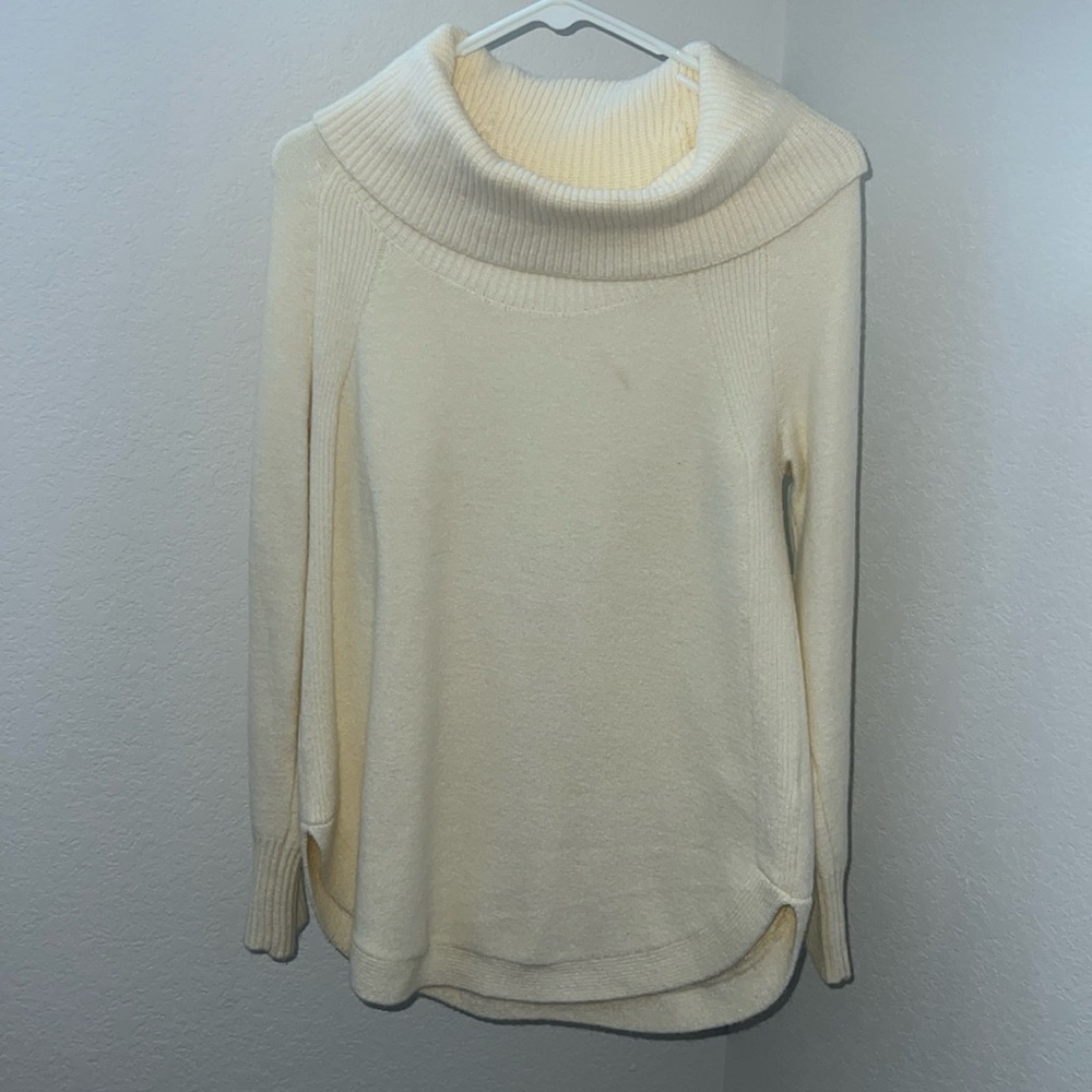 Anthropologie Cowl Neck Cream Sweater Size Small